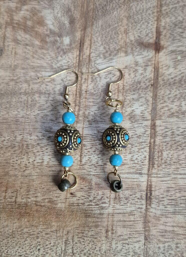 Turquoise bohemian oorbellen