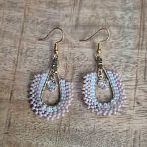 Licht roze oorbellen