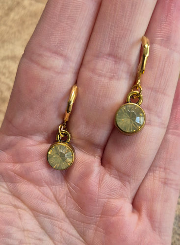 Goudkleurige oorbellen steentje - Afbeelding 2