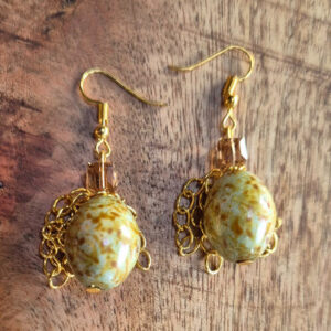 Oorbellen groen beige