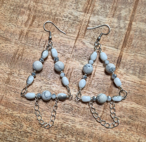 Howliet triangel oorbellen