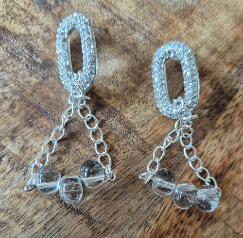 Zilverkleurige oorbellen 2