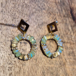 Mintgroene statement oorbellen