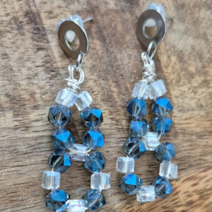 Blauwe transparant oorbellen