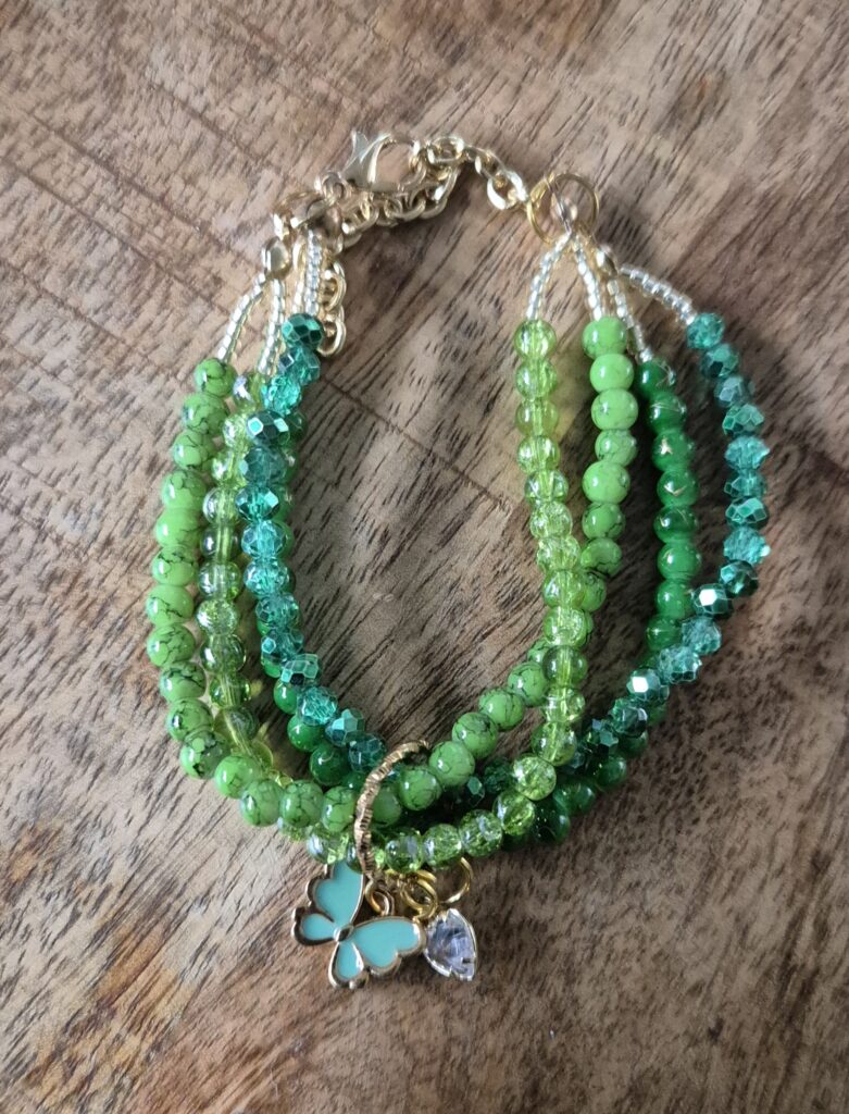 Groene vlinder armband