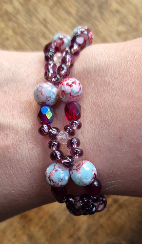 Paarse glaskralen armband - Afbeelding 3