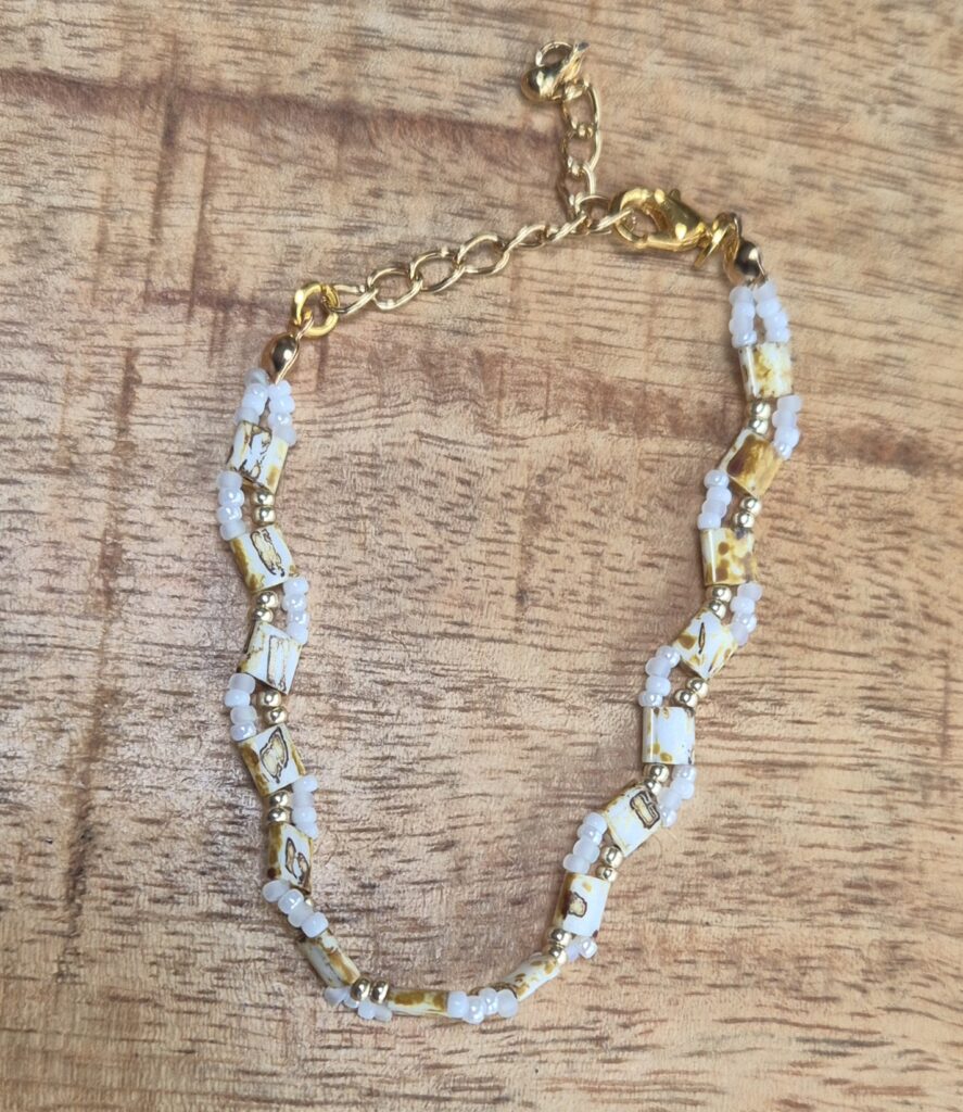 Witte tila armband