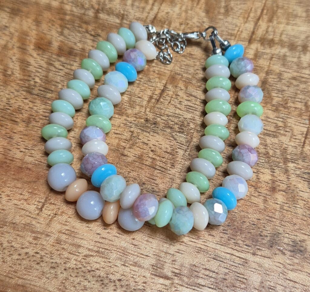 Gekleurde glaskralen armband