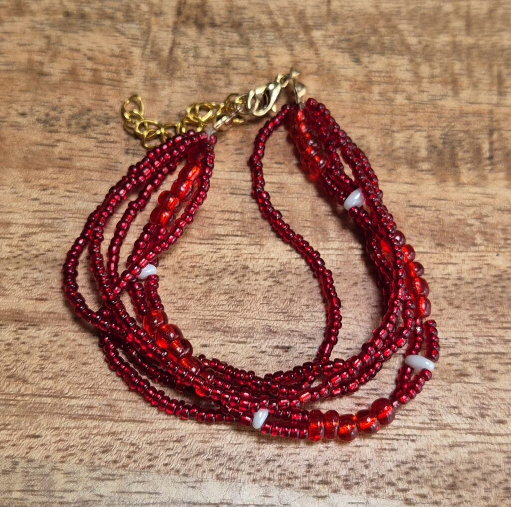 Rode rocaille armband