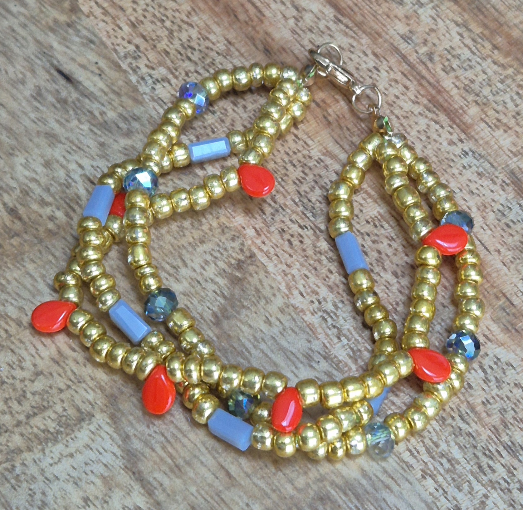 Goudkleurig armbandje