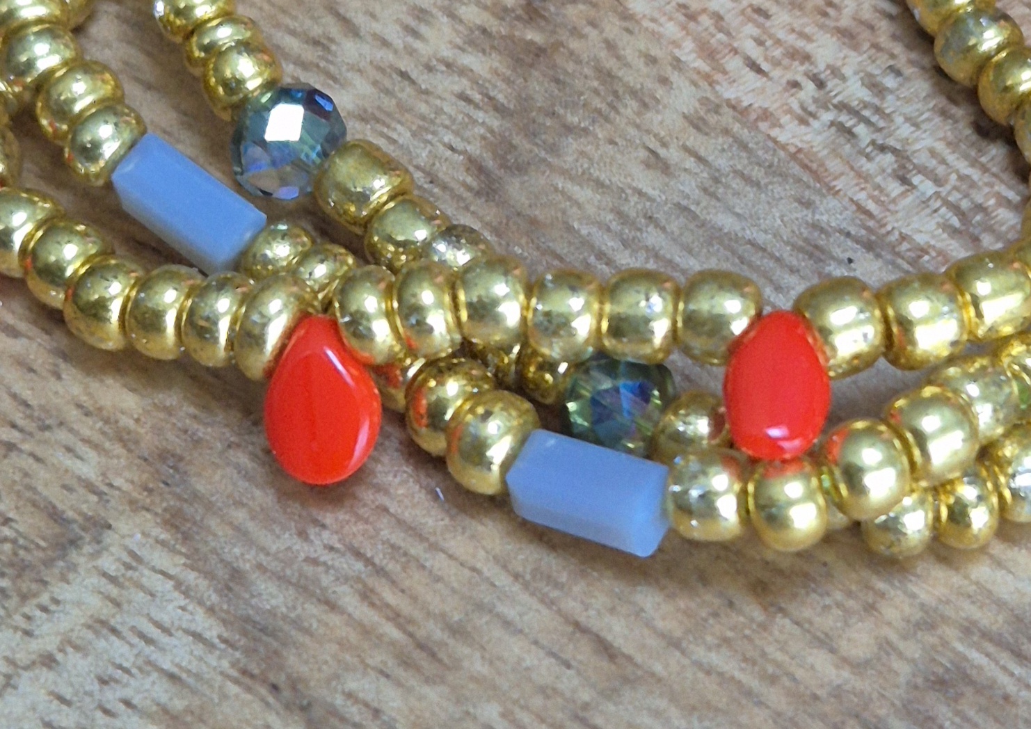 Goudkleurig armbandje - Afbeelding 2