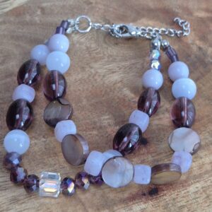 Wit/paarse kralen armband