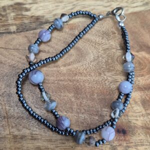 Paars grijze armband