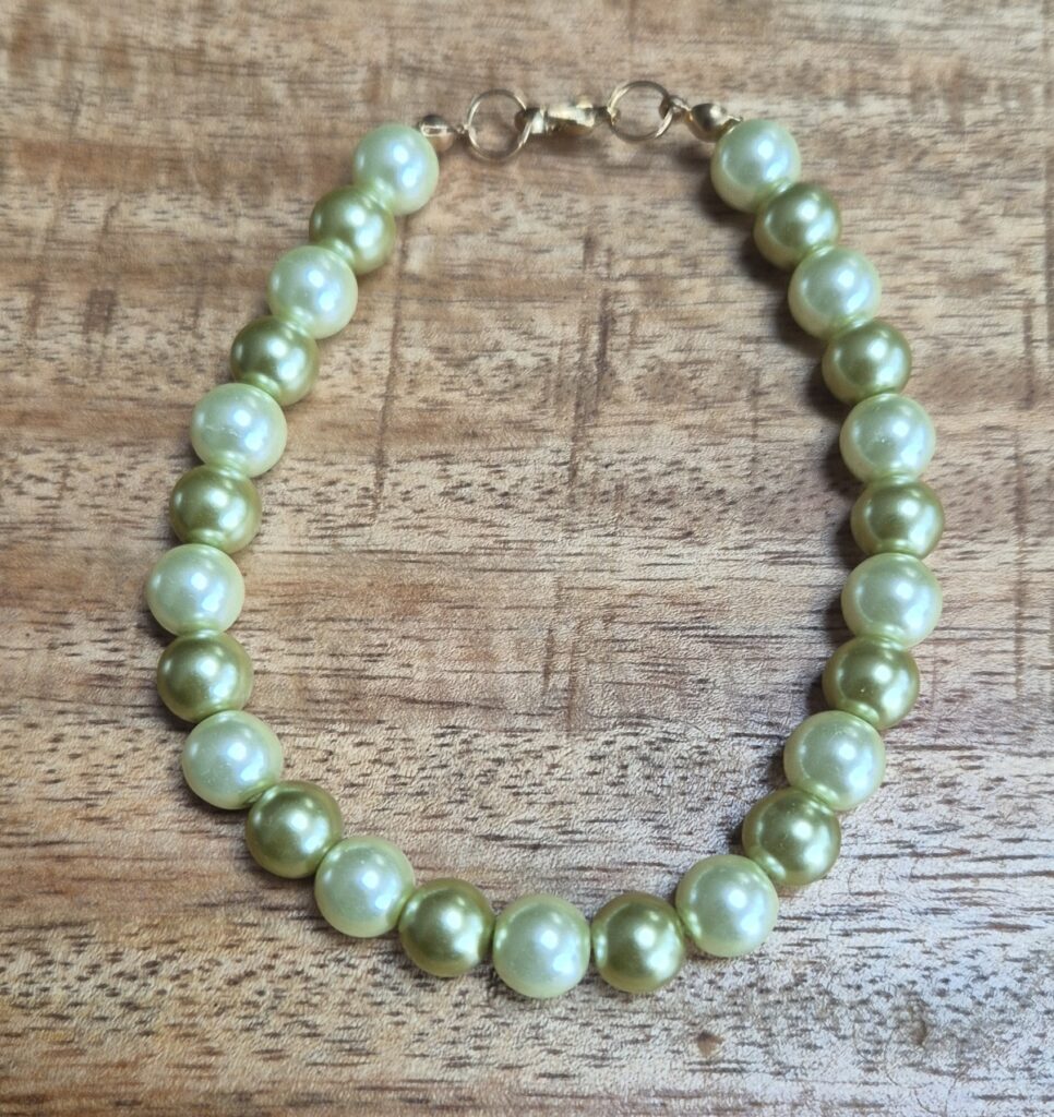 Groene glasparel armband