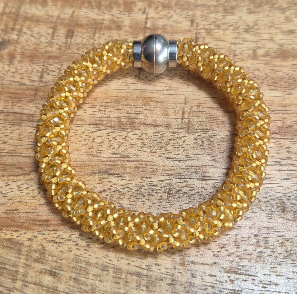 Armband favoriet goudgeel