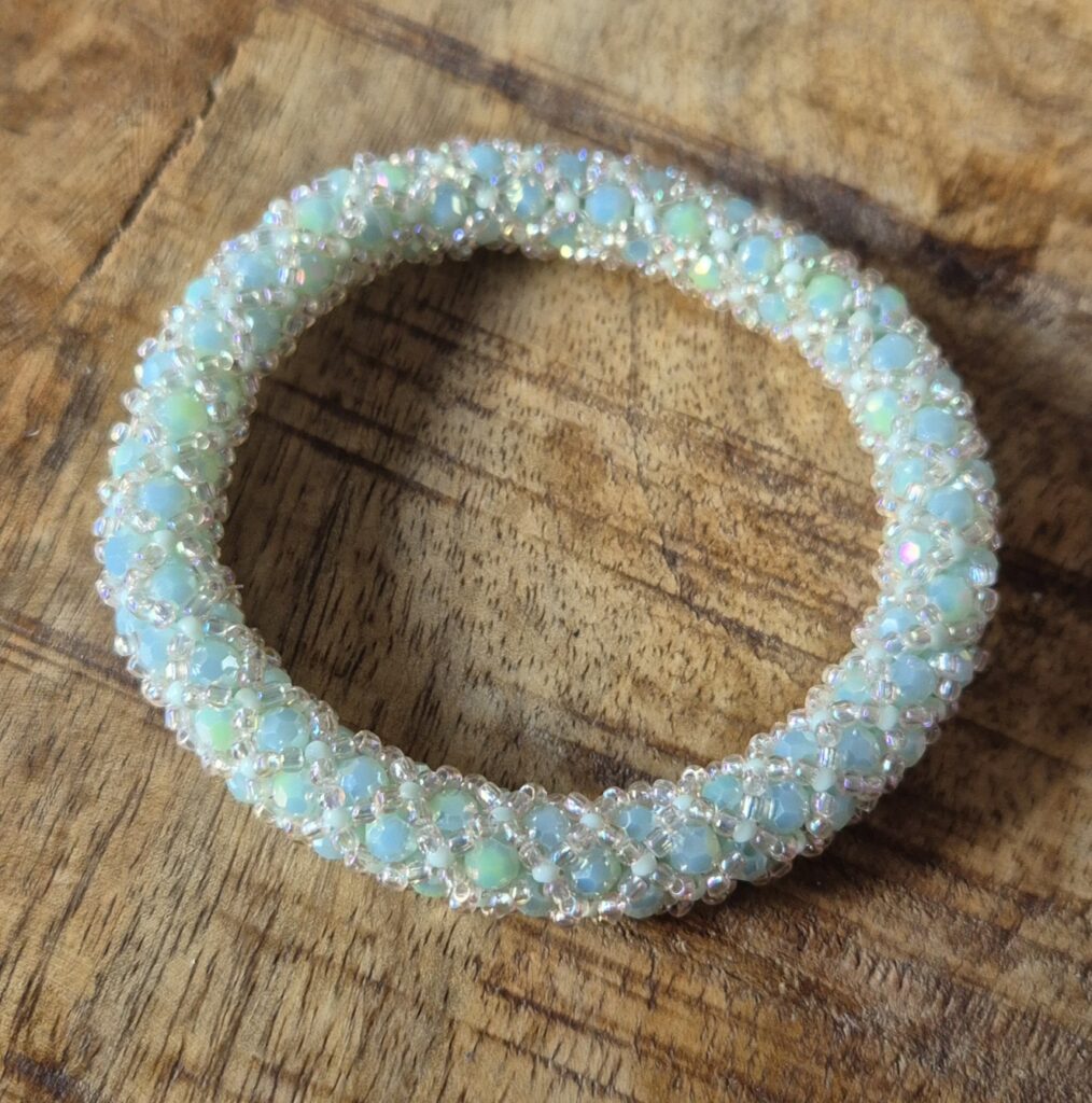 Mintgroene roll-over armband