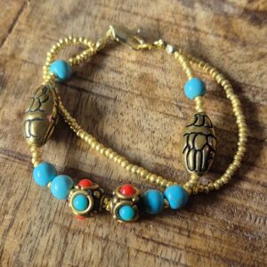 Goudkleurig klein armbandje
