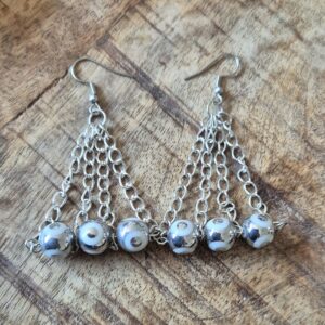 Zilverkleurige triangel oorbellen