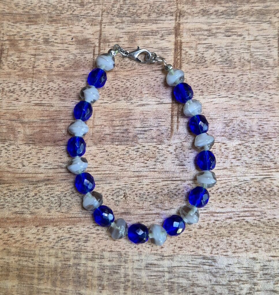 Blauwgrijs armband
