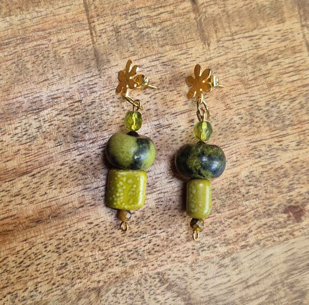 Groene oorbellen