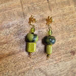 Groene oorbellen