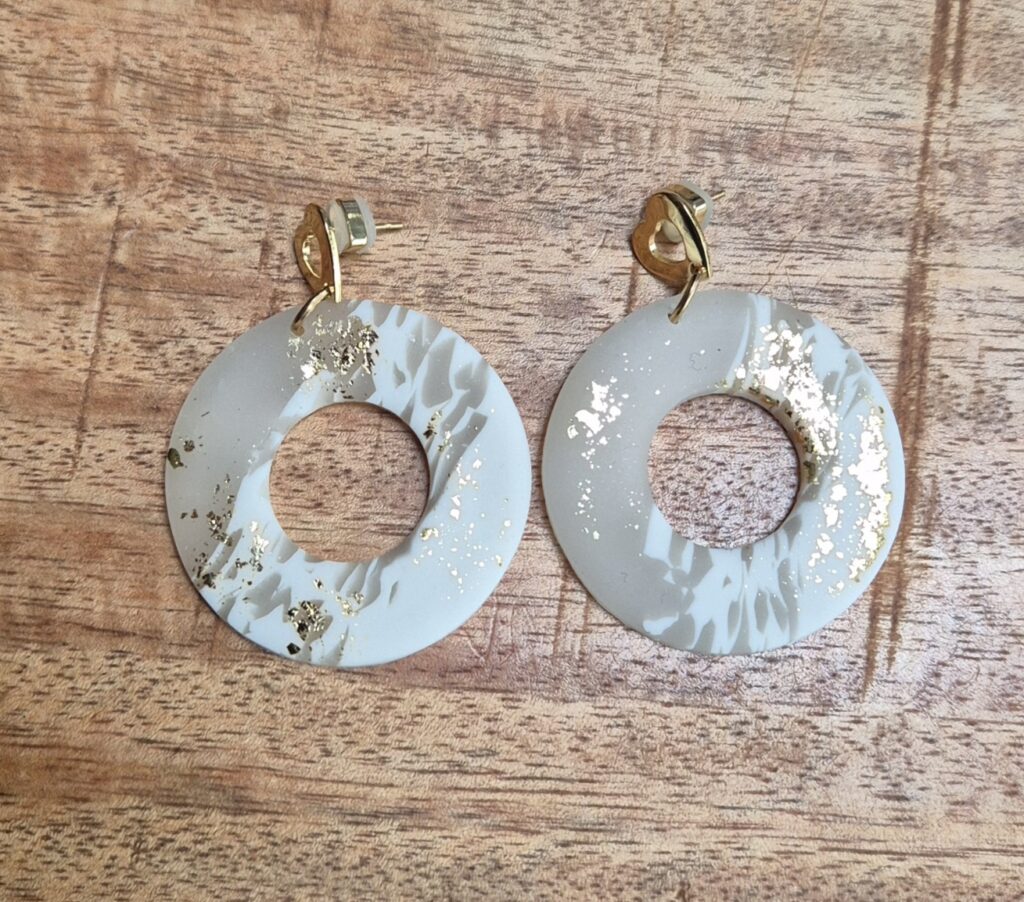 Luxe polymeer oorbellen